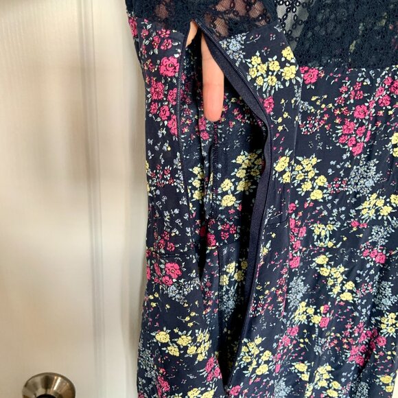 Women's Juicy Couture Silk Jumper Pantsuit Sleeveless Ditsy Floral Print Size 12 - Picture 13 of 15